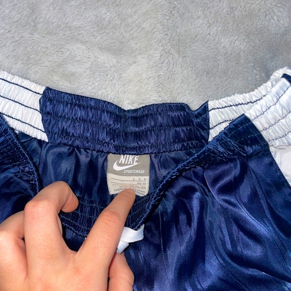 Vintage Nike boy shorts - Picture 2 of 2